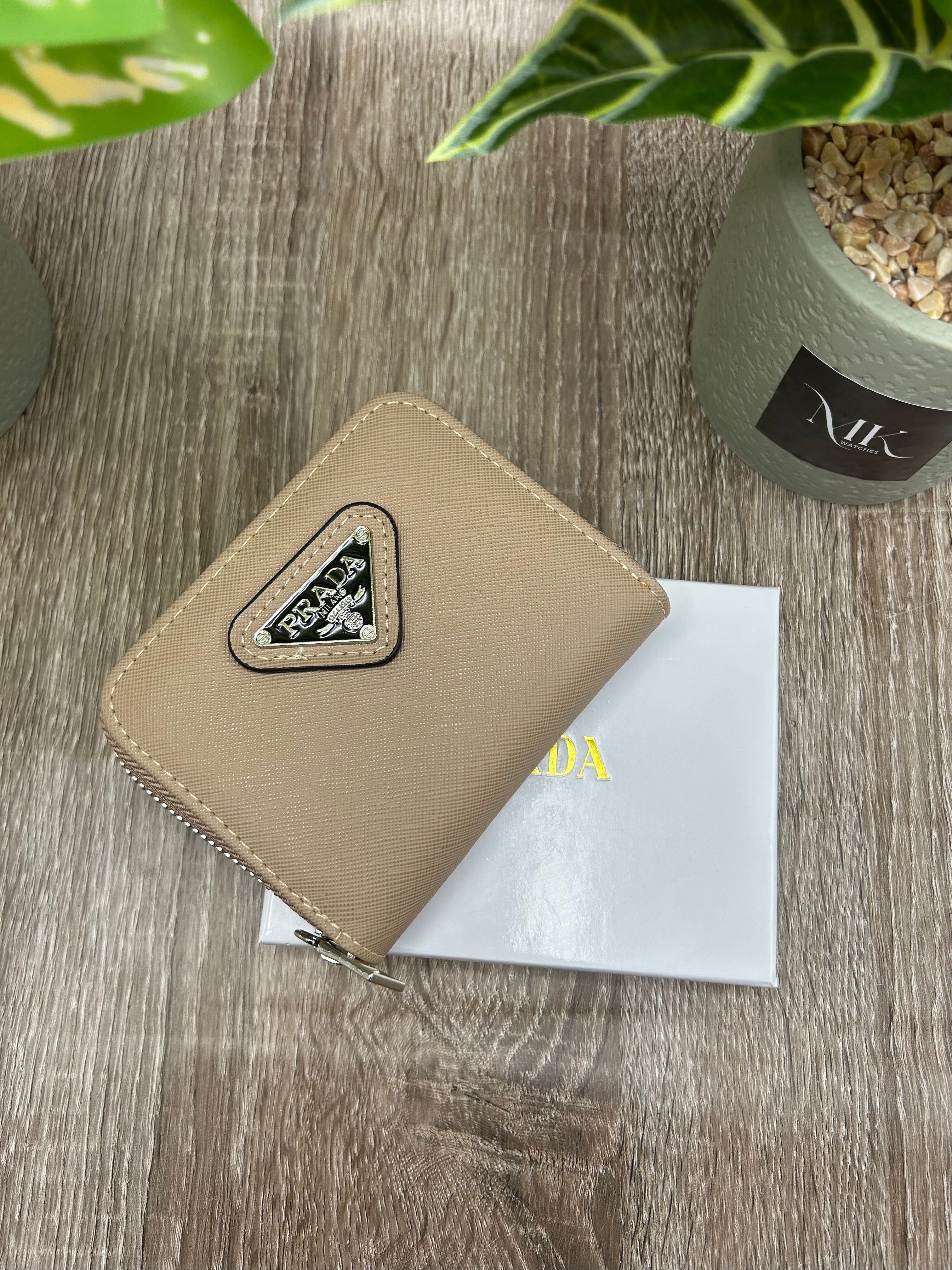 PORTEFEUILLE FEMMES 06